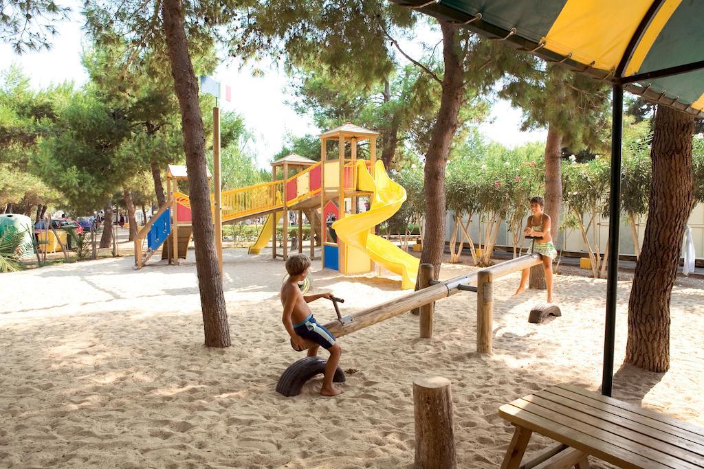 Happy Camp mobile homes in Camping Village La Masseria Gallipoli Esterno foto
